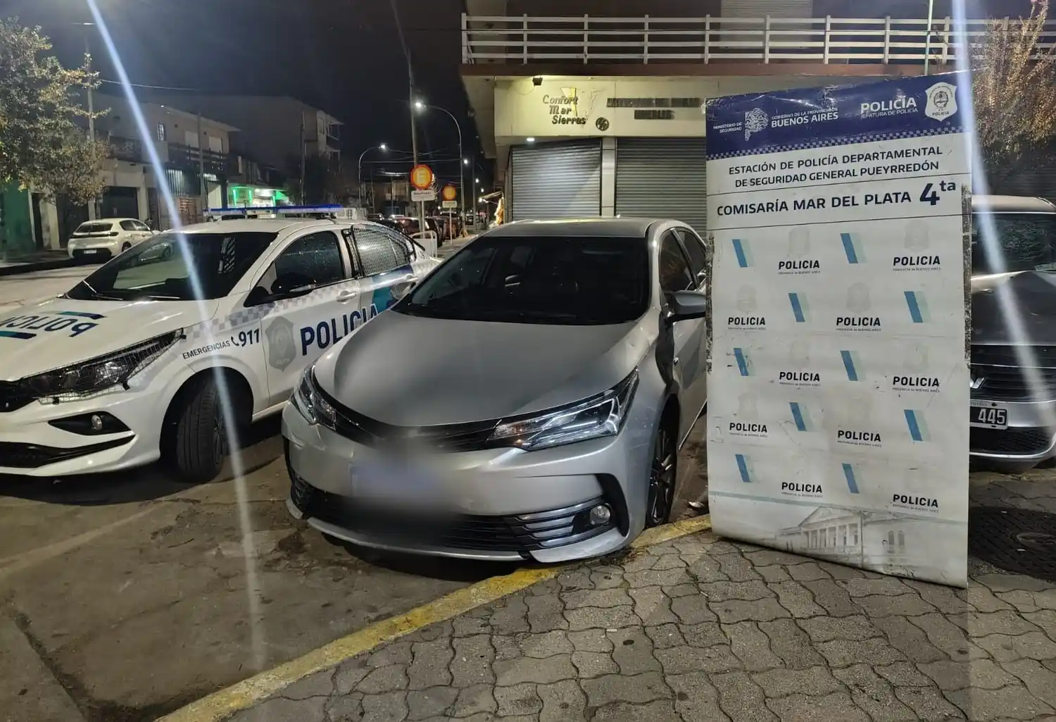 Los policías detectaron anomalías en los grabados de autopartes, ausencia de adhesivos de seguridad y diferencias en las numeraciones identificatorias.