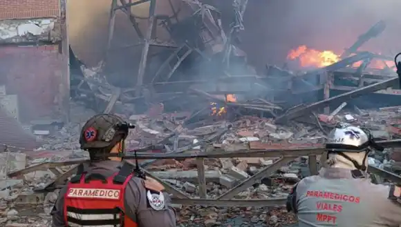 LADO HUMANO DE UNA TRAGEDIA: depósito de tienda de electrodomésticos consumido por las llamas en La Yaguara contaba con más de 100 TRABAJADORES (VIDEO)