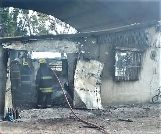 Llamado a la solidaridad tras incendio de vivienda y pérdidas materiales en Chascomús