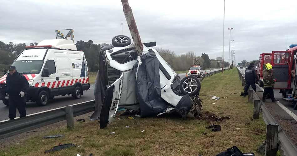 Cuatro muertos tras impactar contra una columna en la Autopista Buenos Aires – Cañuelas