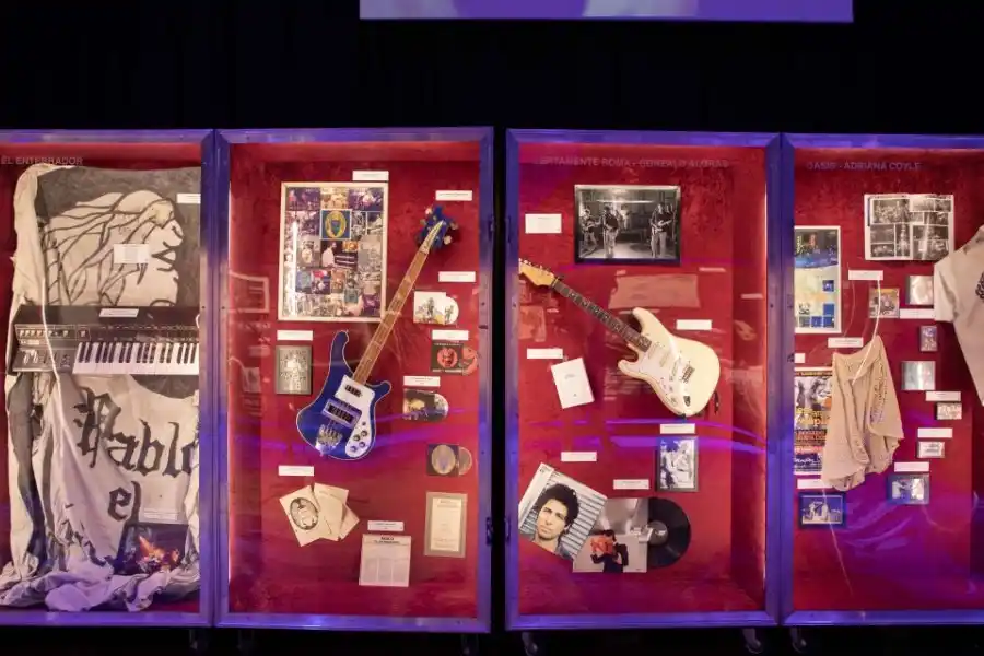 Muestra itinerante del Ministerio de Cultura provincial: El museo del rock llega a Rosario