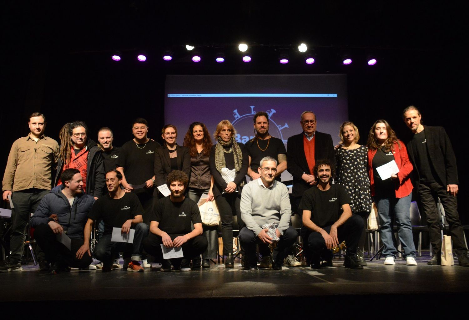 En el evento, el elenco ofreció una actuación que reflejó la dedicación y el talento de los jóvenes músicos.