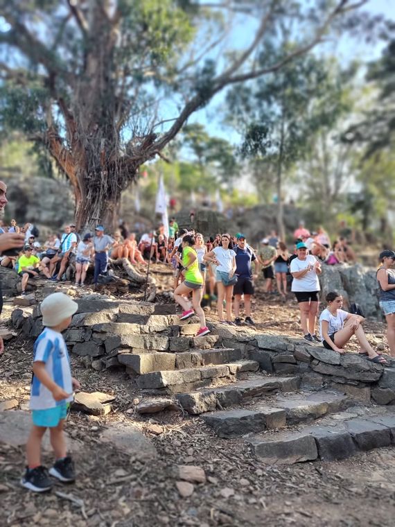 Tandil Vertical: el mejor momento para disfrutar en familia del paso de los corredores