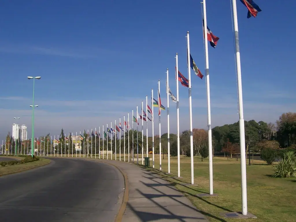 En la previa del Mundial, desde Tigre explicaron por qué no flamea la bandera inglesa en una de sus principales avenidas