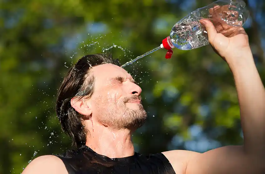Cómo prevenir los golpes de calor y la deshidratación por las altas temperaturas en Mar del Plata