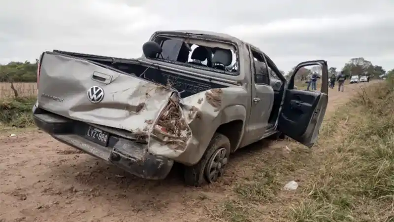 Trágico vuelco tras fiesta clandestina: iban 10 en camioneta y el conductor huyó