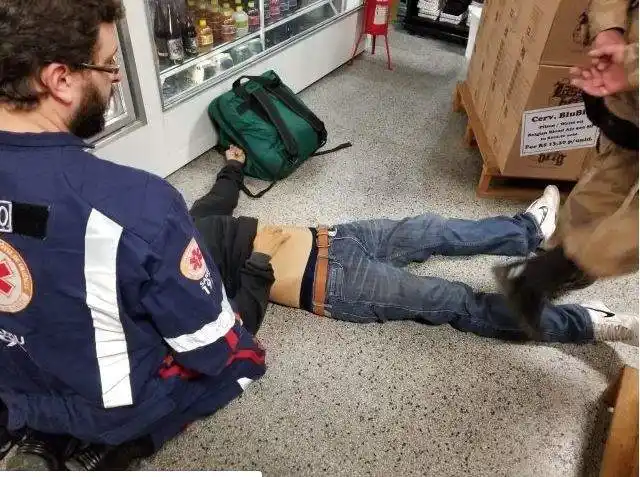 Brasil: intentaron asaltarla y mató al ladrón por la espalda