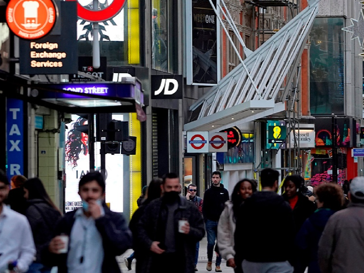 Reino Unido: admitieron que sin restricciones podrían llegar a 100.000 contagios diarios