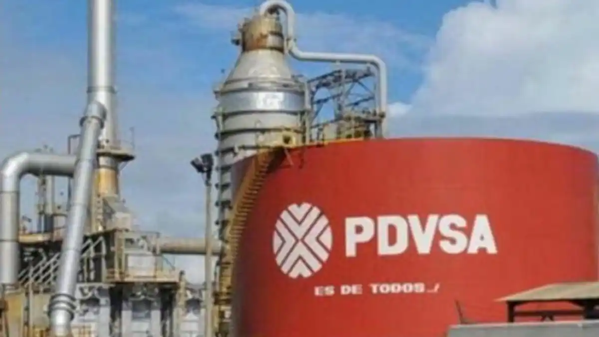 ¿MEJORARÁ LA DISTRIBUCIÓN DE GASOLINA? PDVSA se compromete a alcanzar el millón de barriles por día