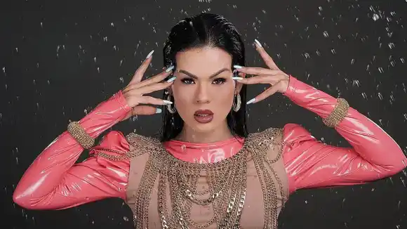 Mily Osuna sorprende a usuarios al cantar en el Metro (video)