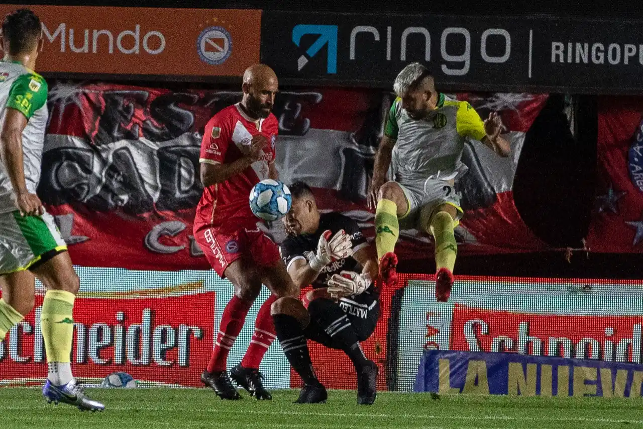Gol y poco más para el triunfo de Aldosivi