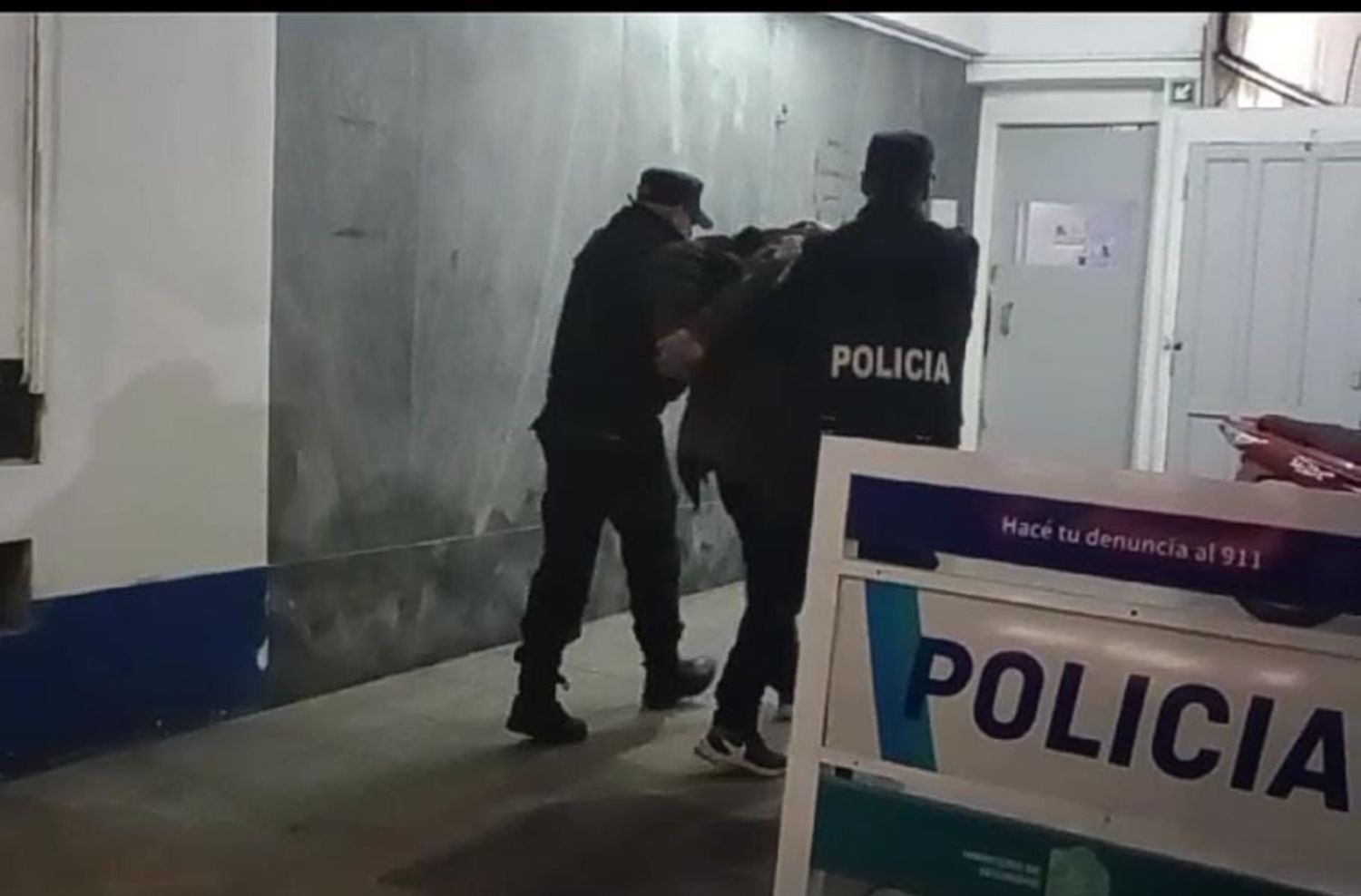 Lo atrapan con seis caños de gas que había robado de nichos domiciliarios