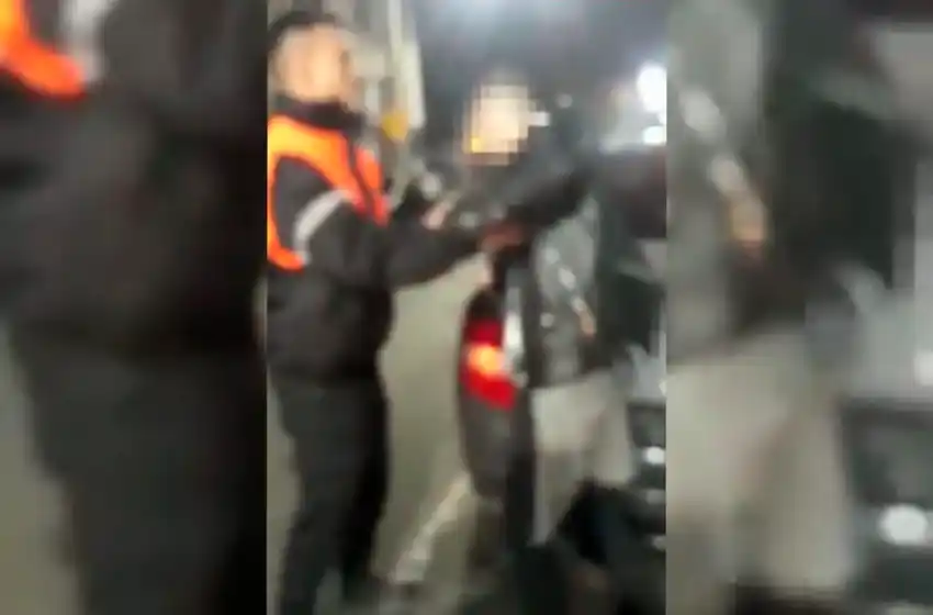 Video: salió a toda velocidad de un boliche, chocó un taxi y se resistió a hacerse el test de alcoholemia