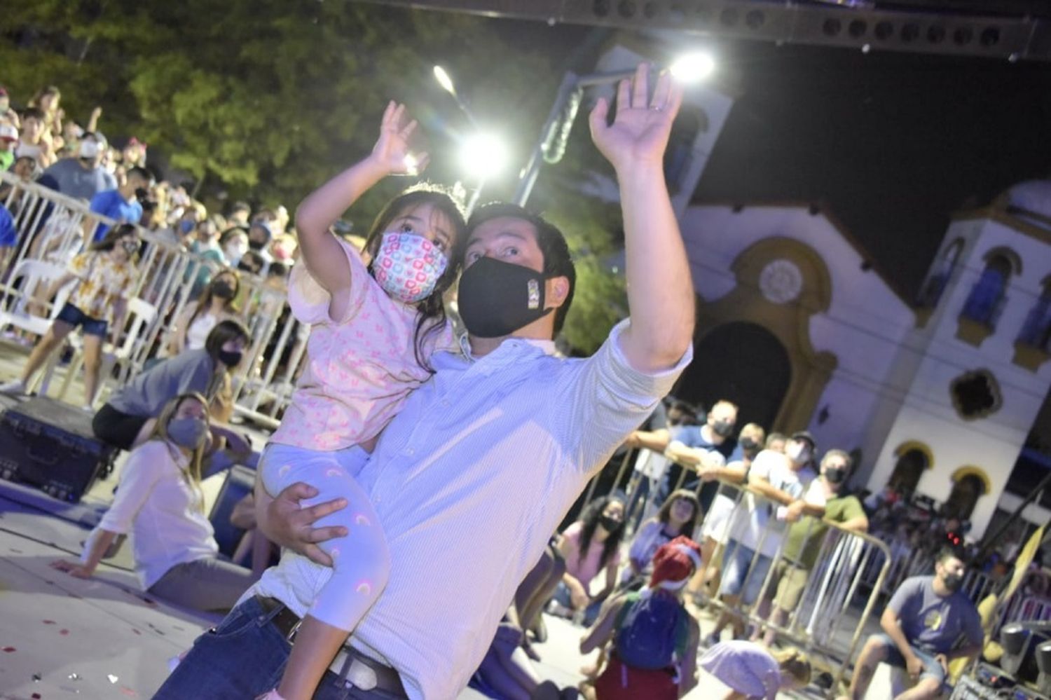 El Intendente Nardini estuvo en el espectacular cierre de la Maratón Navideña en Malvinas Argentinas