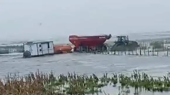 Campos bajo agua: lluvias récord arrasaron con cultivos y caminos en el centro del país