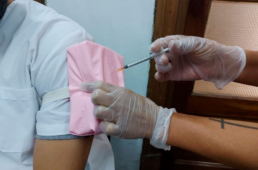 Desde PAMI revelaron cómo se implementará el plan de vacunación en los adultos mayores
