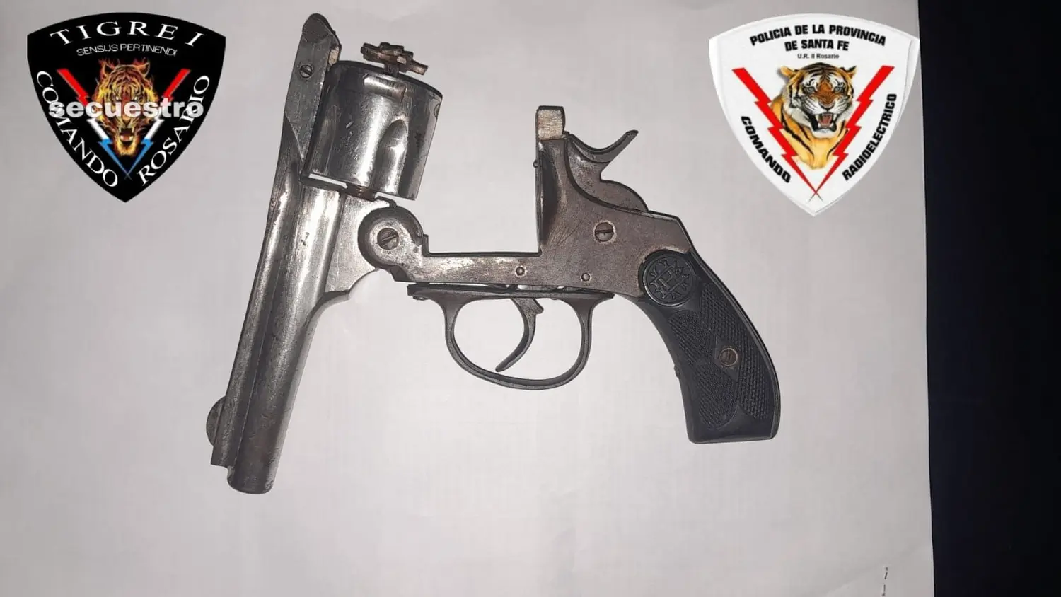 Arma secuestrada.