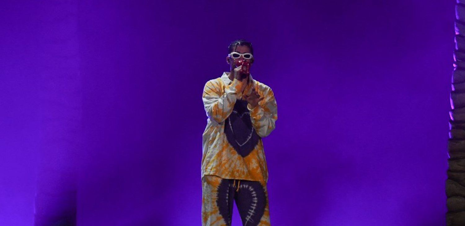 Bad Bunny se defiende luego de incidente con fanática