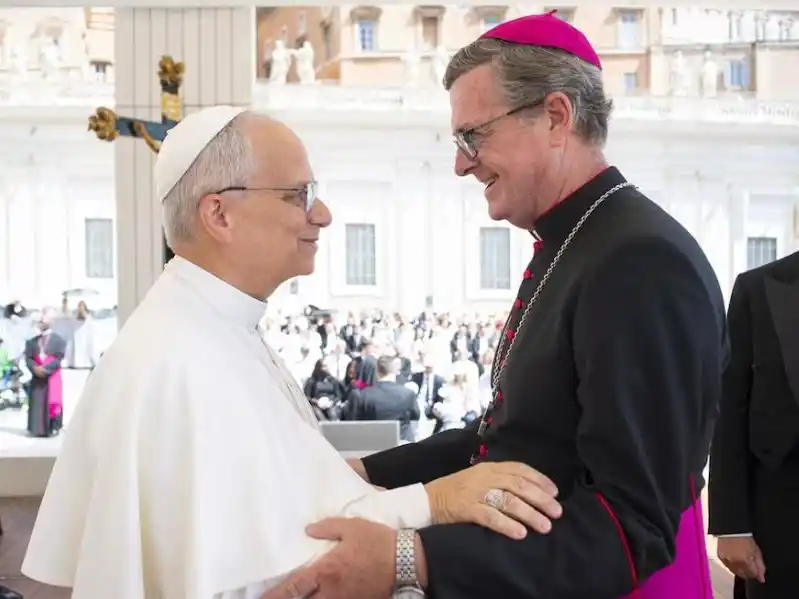 En la previa del encuentro con Javier Milei, el papa León XIV saludó a Monseñor García Cuerva