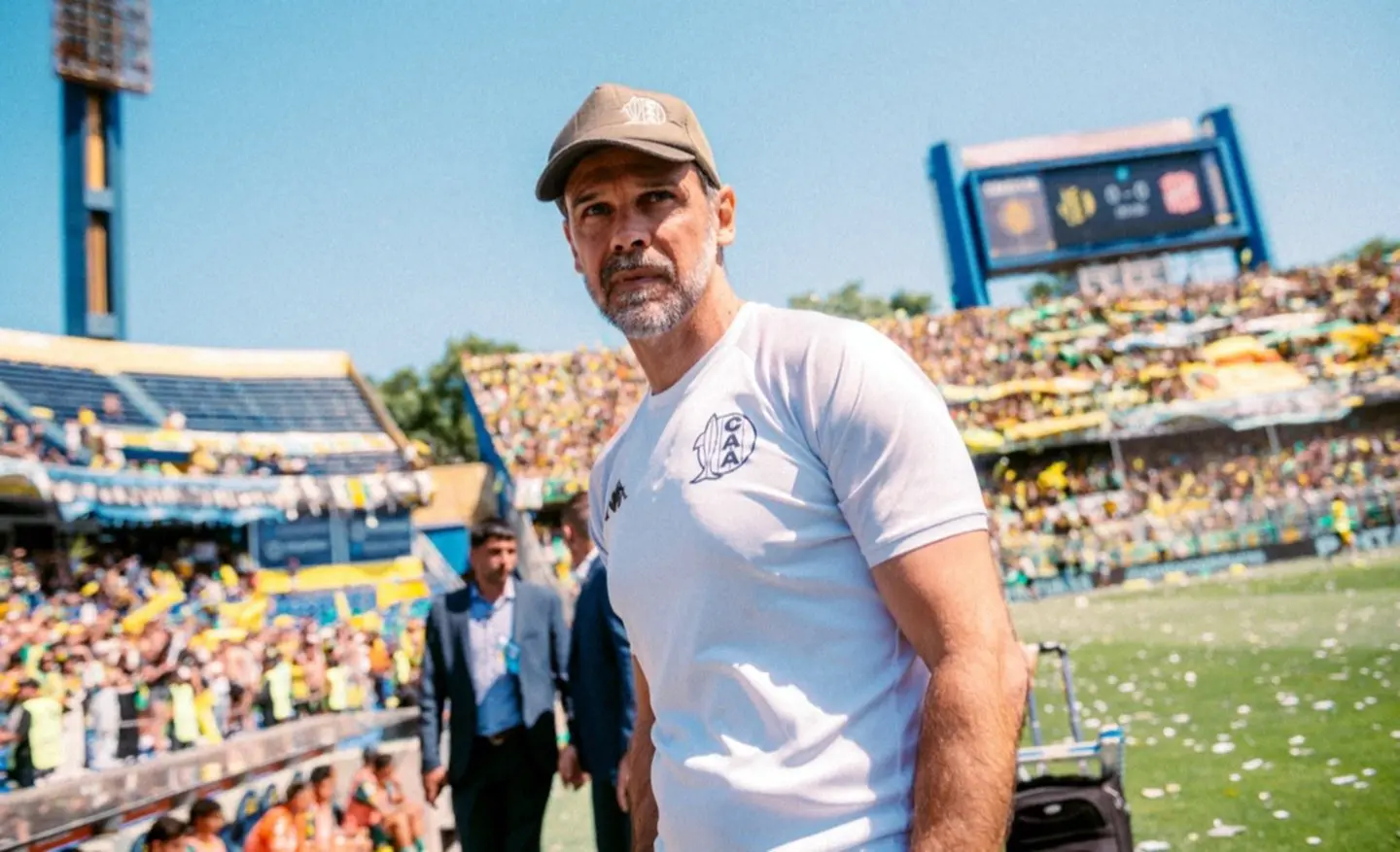 Andrés Yllana seguirá como entrenador de Aldosivi en primera división