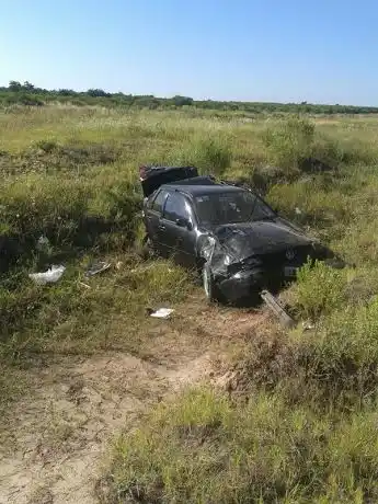 Volcó un Polo en la Autovía 14