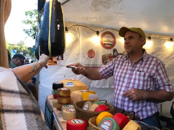Gran cierre de la Fiesta del Queso: buenas ventas, presencia de turistas y lleno total en el Parque