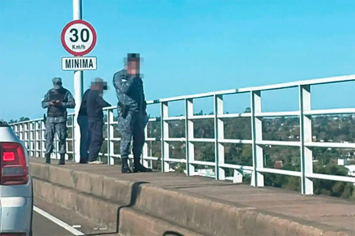 Buscan a un hombre que se arrojó al río Uruguay