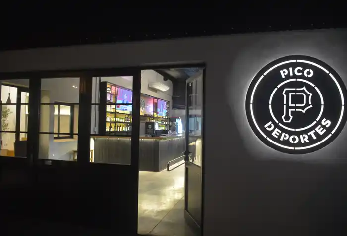 Pico Deportes, un club que ofrece una experiencia única con tres de las canchas sintéticas más grandes de Tandil