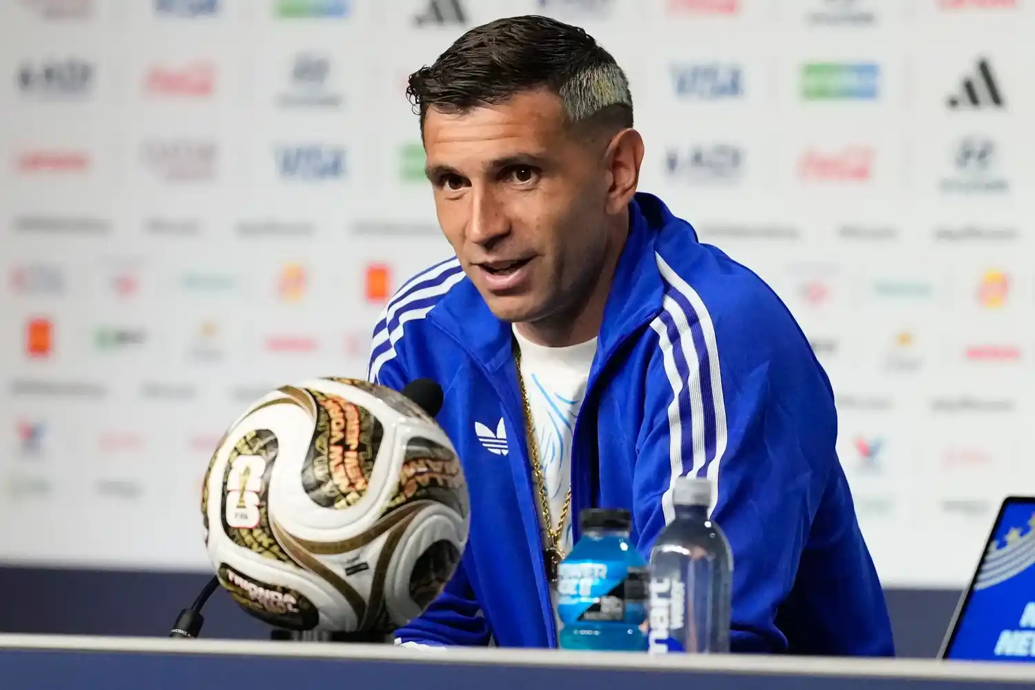 El Dibu Martínez puso en duda su continuidad en la Selección: “Tengo que ver si es momento de dar un paso al costado”