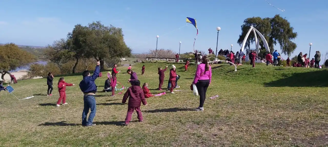 Barrileteada del Kennedy en la colina