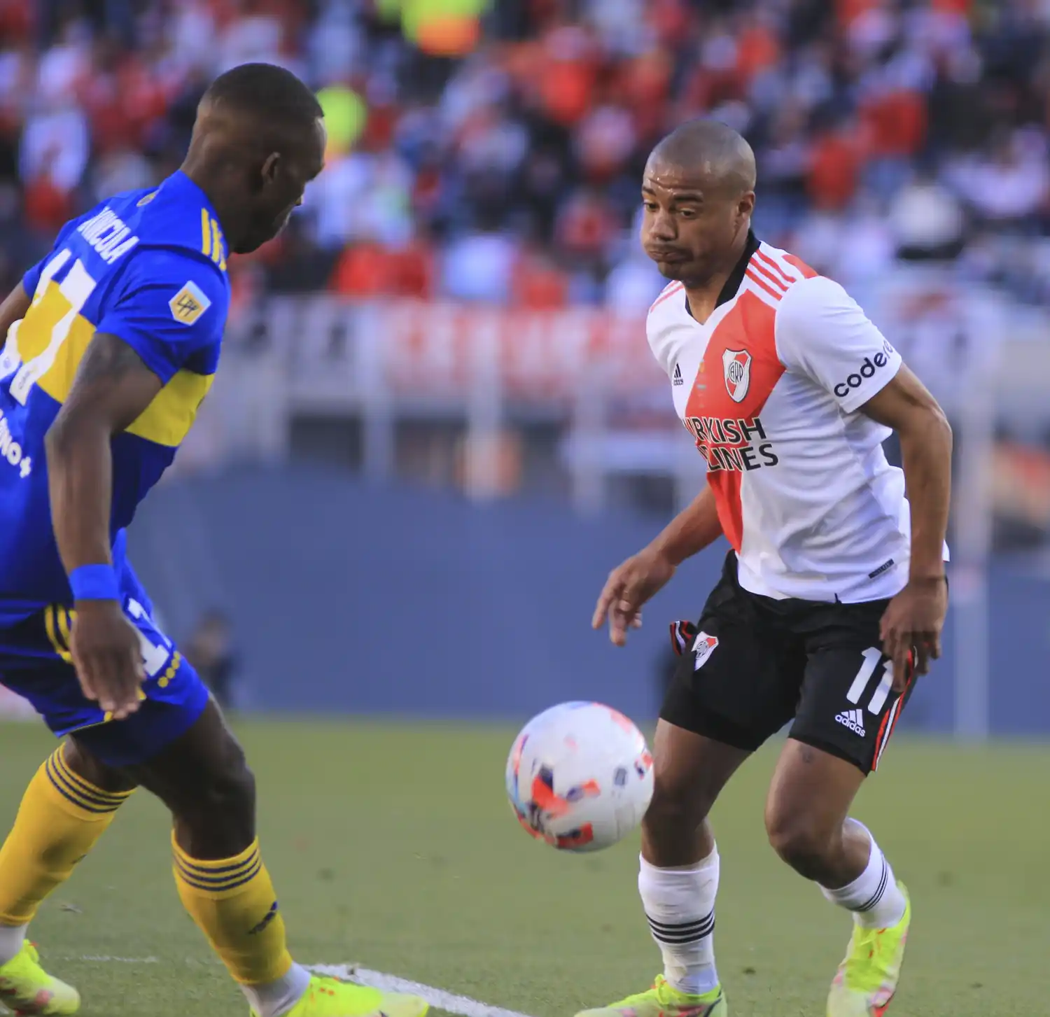 De la Cruz y Advíncula serán titulares en Núñez.