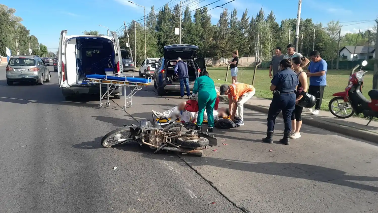 En el hecho intervino un tercer rodado, al tiempo que se investiga la mecánica del accidente.