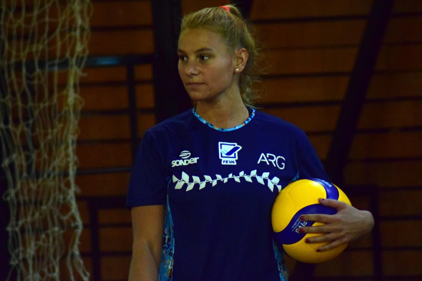 Azul Benítez con la indumentaria de la Selección Nacional.  (Foto: FeVA)