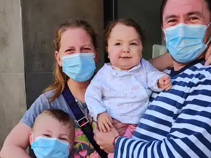 La familia Socobehere el día que Inés recibió el alta médica.