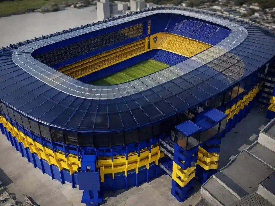 Boca impulsa un proyecto para ampliar la Bombonera. Foto: AP