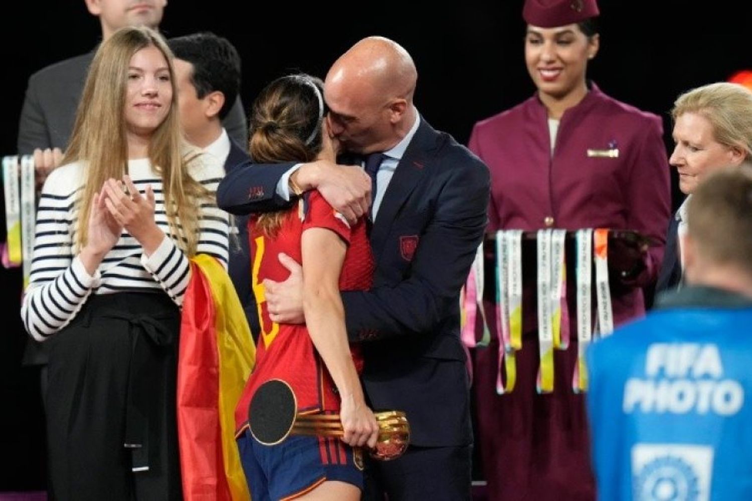 La FIFA ratificó la suspensión por tres años a Rubiales por el beso no consentido a Jenni Hermoso