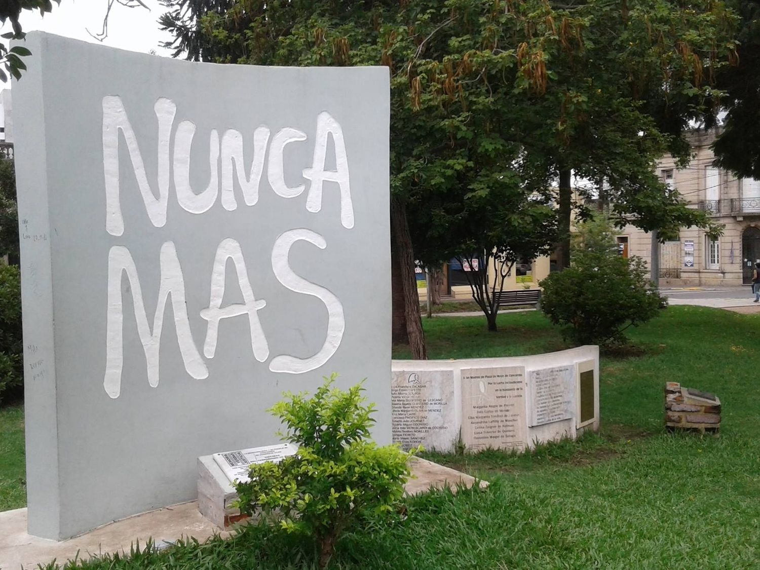 EN DEFENSA DE LOS DERECHOS HUMANOS