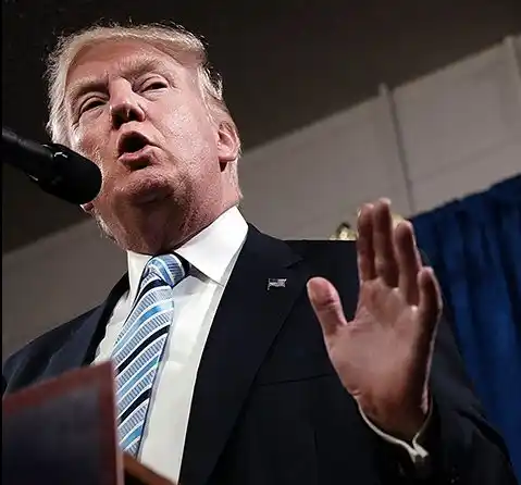 Trump denigró a padres de un soldado musulmán fallecido