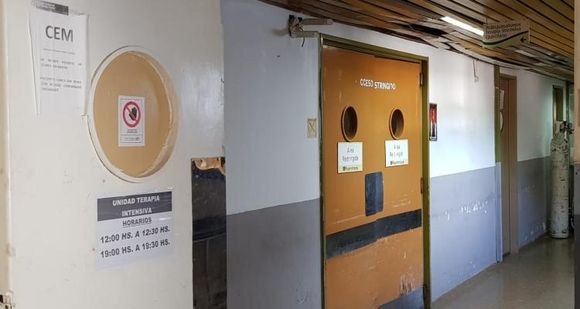 Fue a comprar algo y salió apuñalado, está grave en la UTI