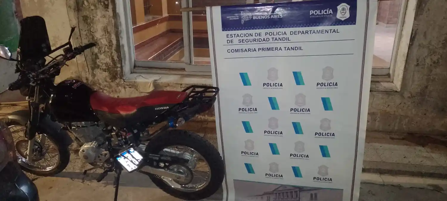 La motocicleta fue recogida con fines periciales.