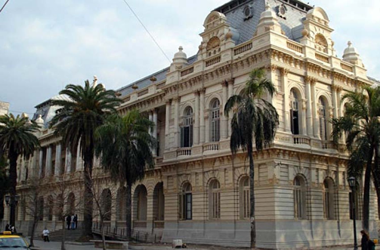 A volver a la facultad: el Gobierno habilitó el regreso de la presencialidad plena en las universidades