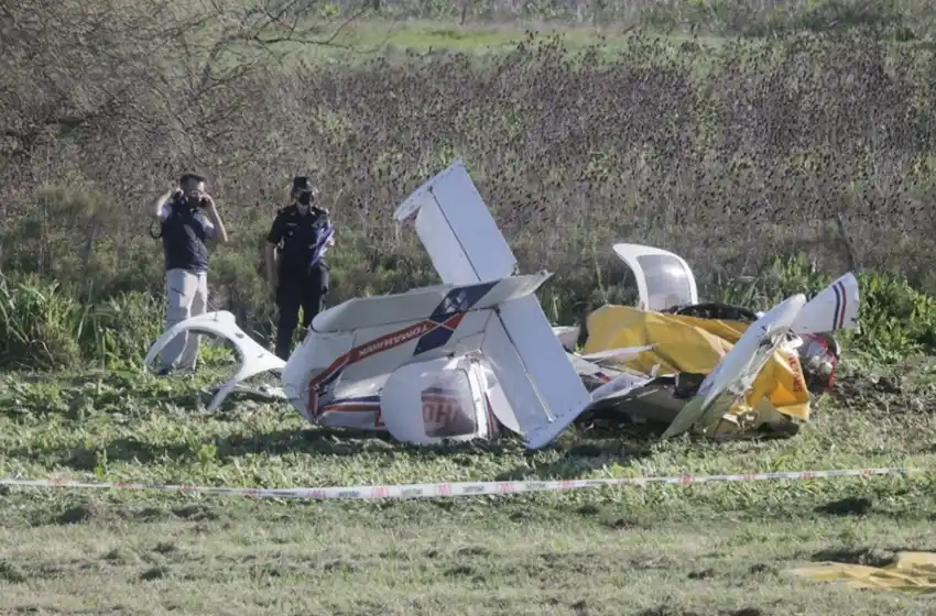 Un instructor de vuelo y su alumno murieron al caer una avioneta en Berazategui