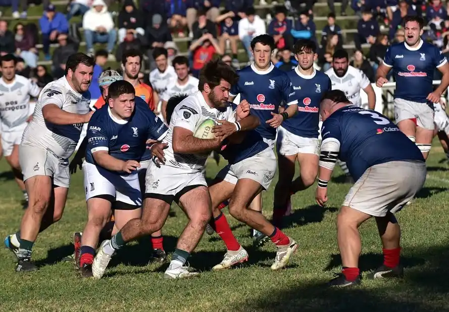 Derrotas de Los Cardos y Los 50 en la tercera fecha
