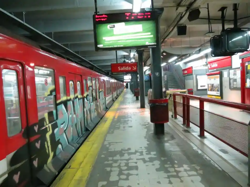 Subtes: Paro sorpresivo en la Línea B