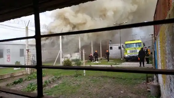 Se incendió el hospital modular de la Unidad Penal de Batán