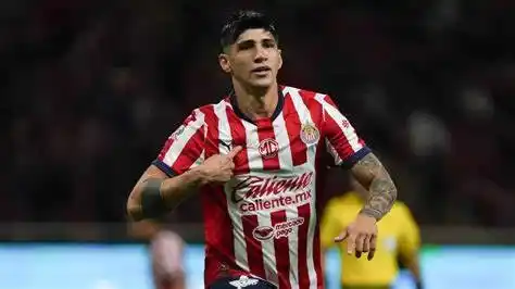 Alan Pulido regresó a Chivas en el 2025