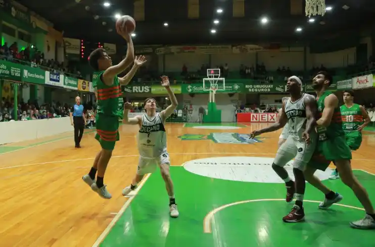 PICO DEJ� SIN INVICTO A ESTUDIANTES EN EL GIGANTE VERDE