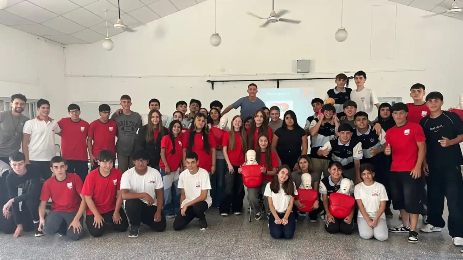 Docentes de Educación Física de Gualeguay reciben capacitación en RCP y primeros auxilios