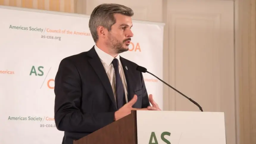 «La Argentina es el ejemplo de un cambio pacífico y democrático»