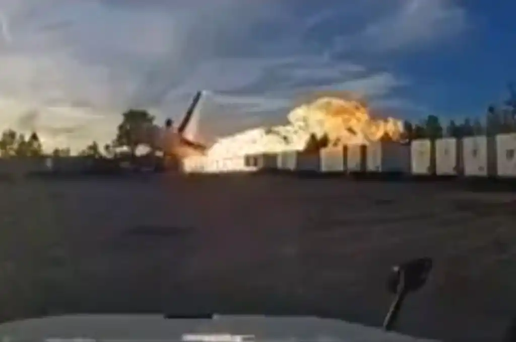 Explotó un avión carguero